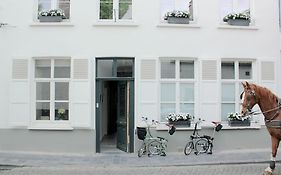 B&B Alphabet - Luxury Guesthouse And Art Gallery